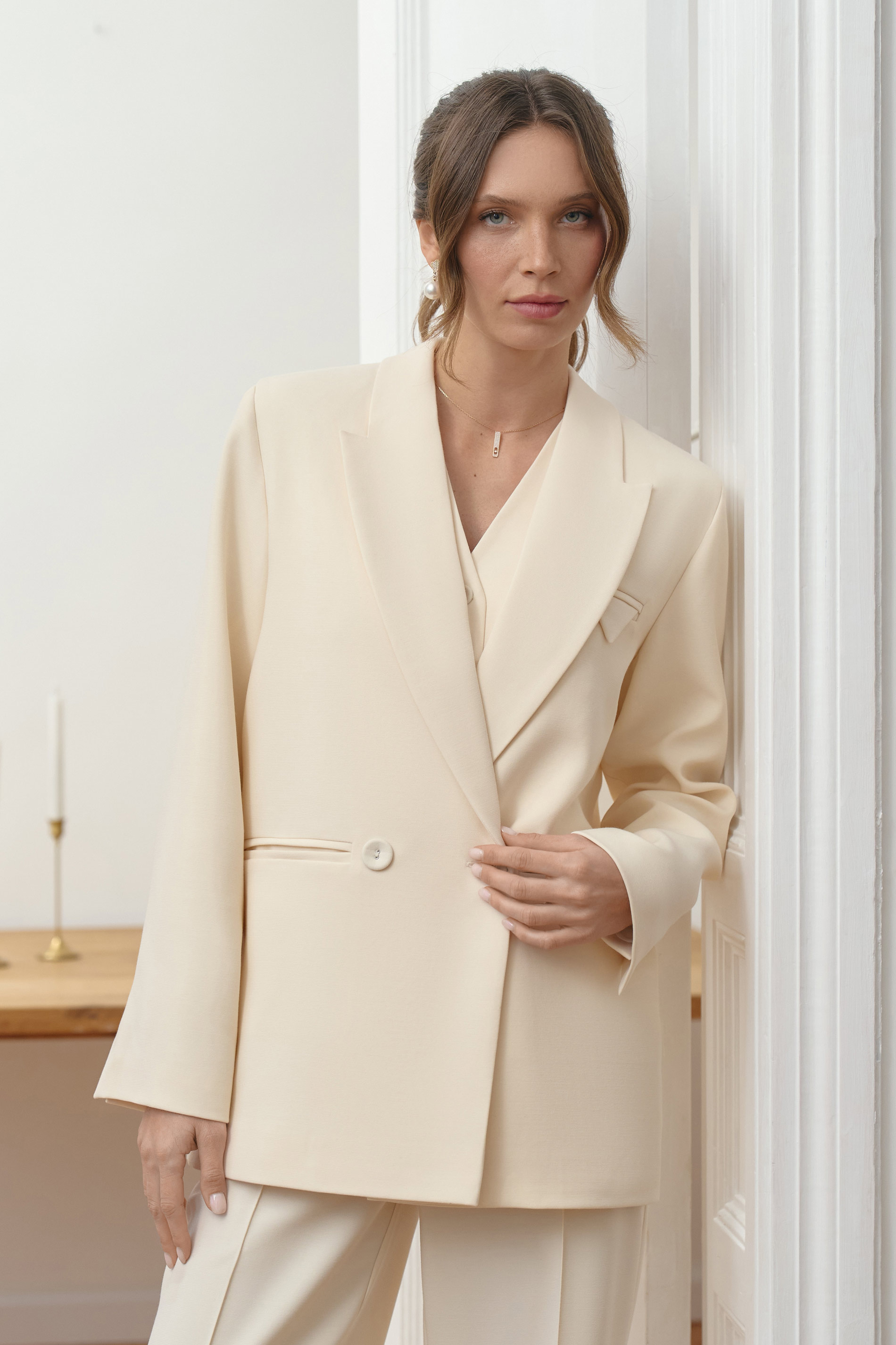 Двубортный жакет oversize кроя BL52206